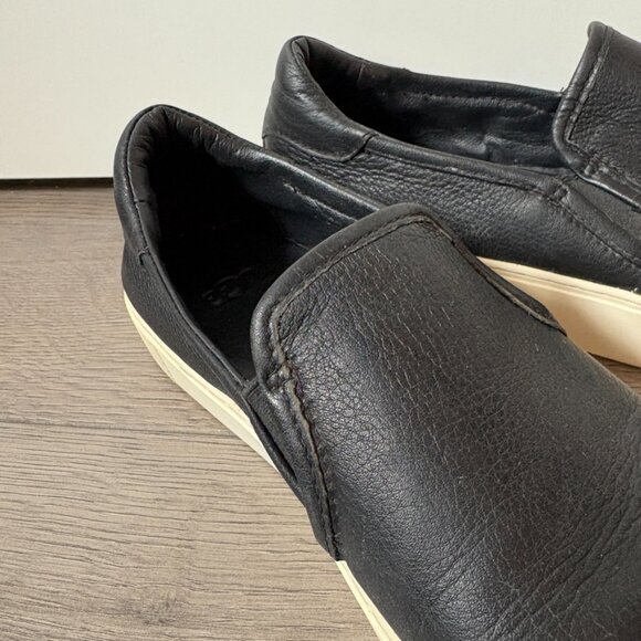 UGG Slip-On Leather Loafer Shoes - Size 9 - Picture 9 of 10